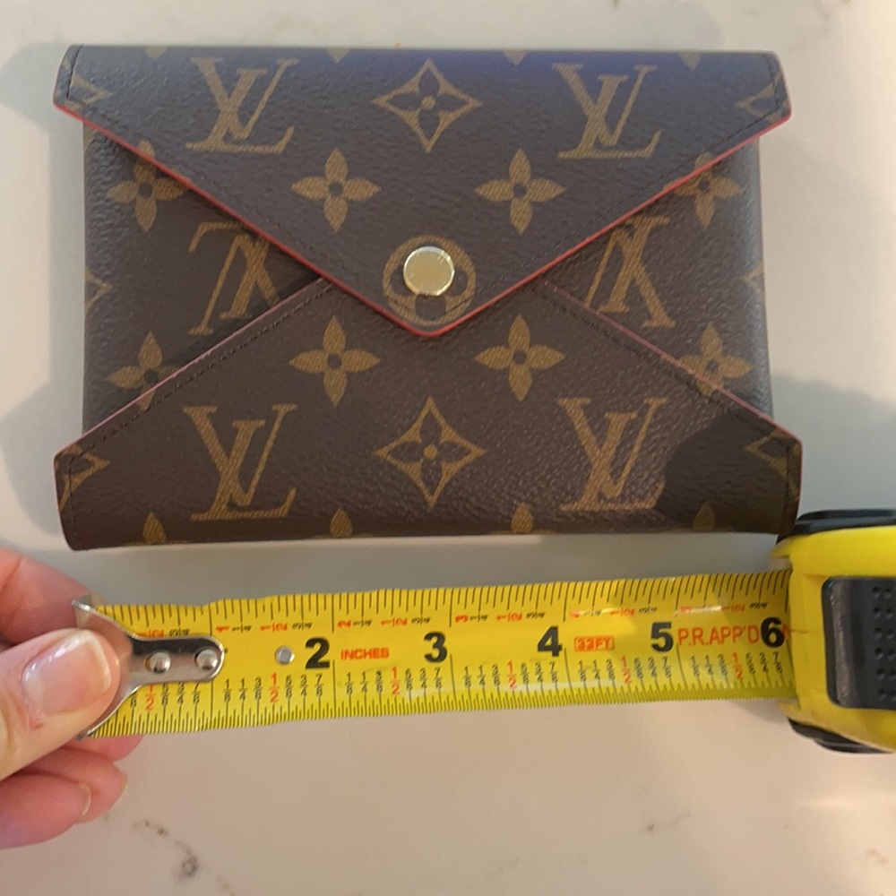 Louis Vuitton Wallet - Picture 11 of 12